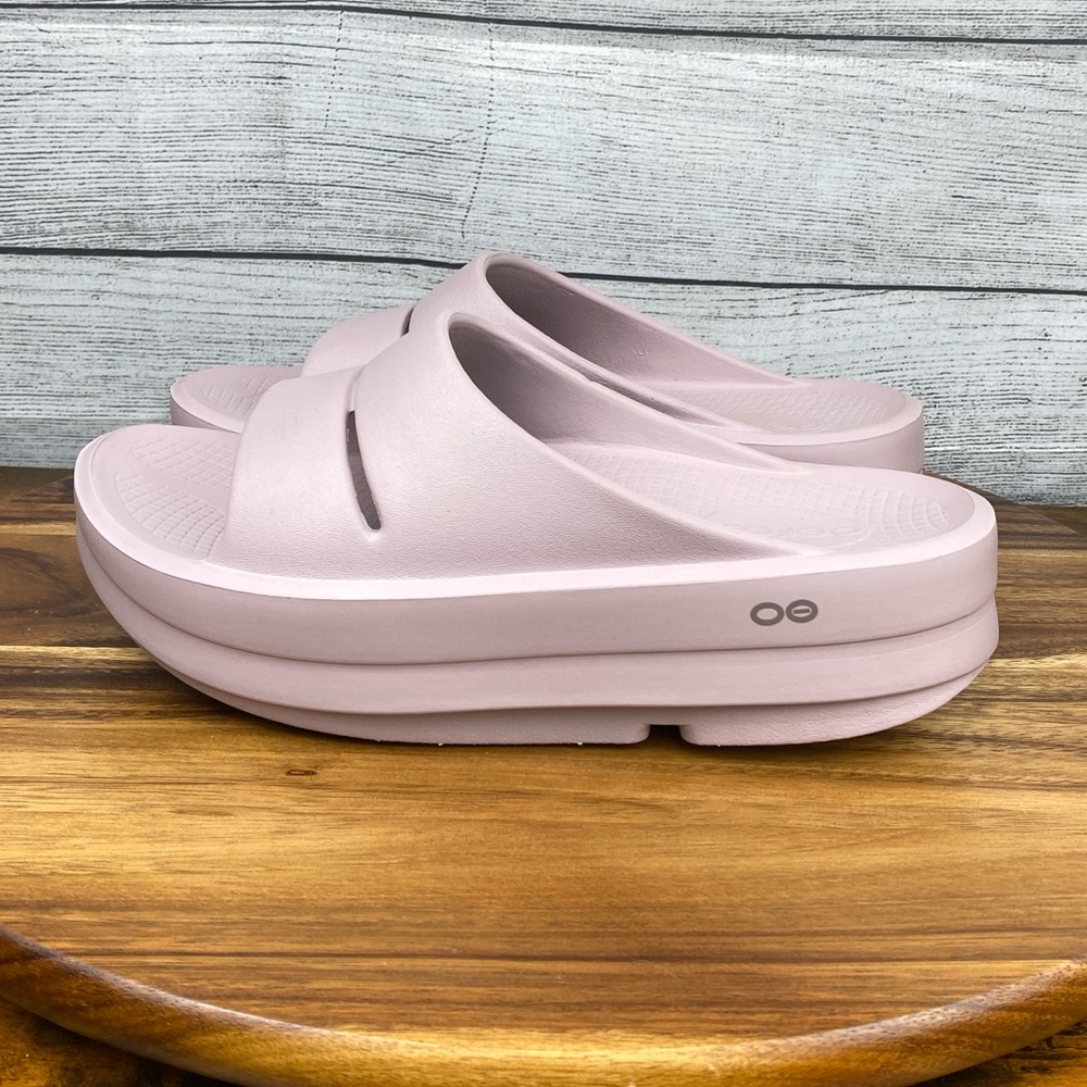 OOFOS OOMega Ooahh Sandal Stardust Pink Women’s Shoe Size 9